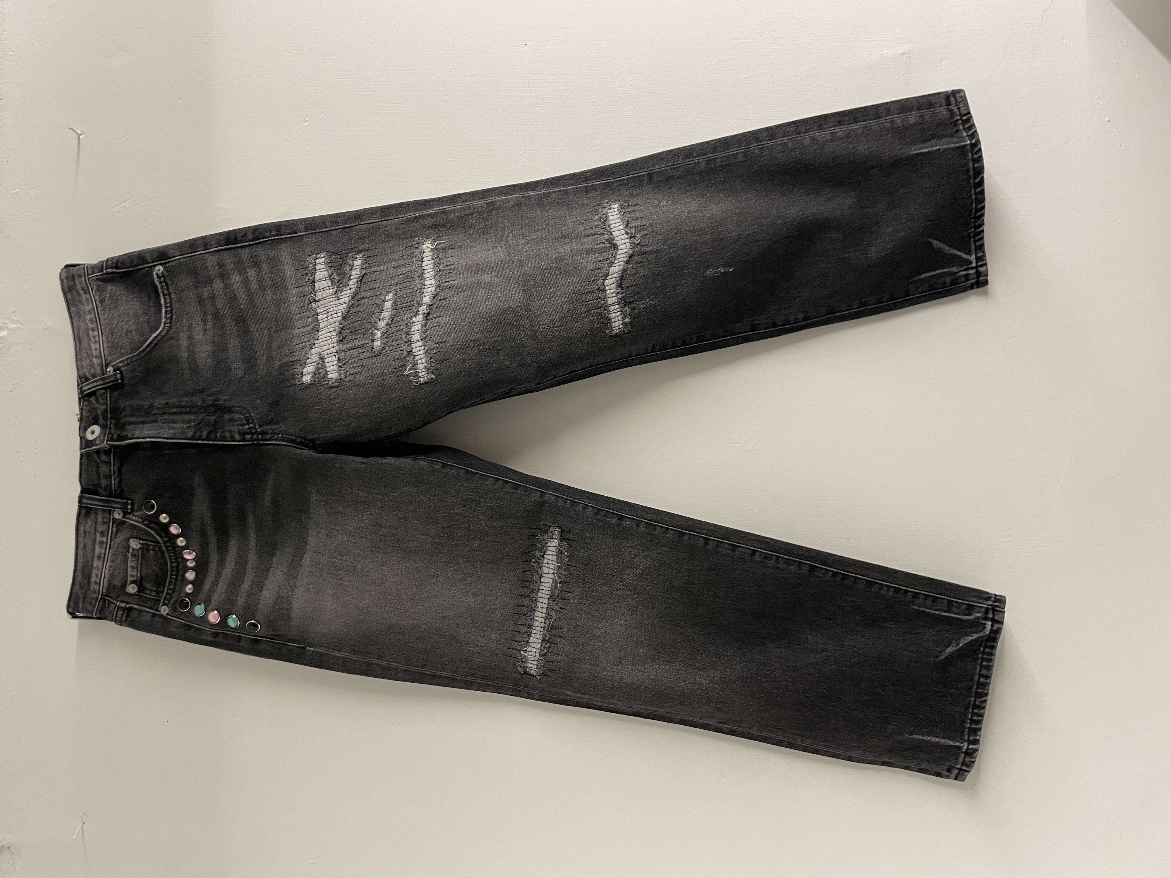 Gemstone Distressed Jeans_Black